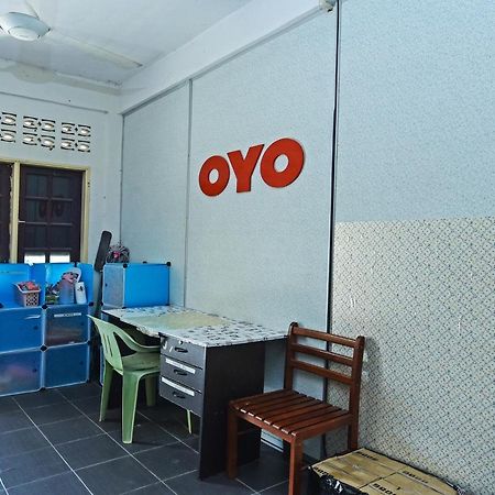 Oyo 90315 Chalet Pantai Rantau Panjang Kuala Rompin Eksteriør bilde