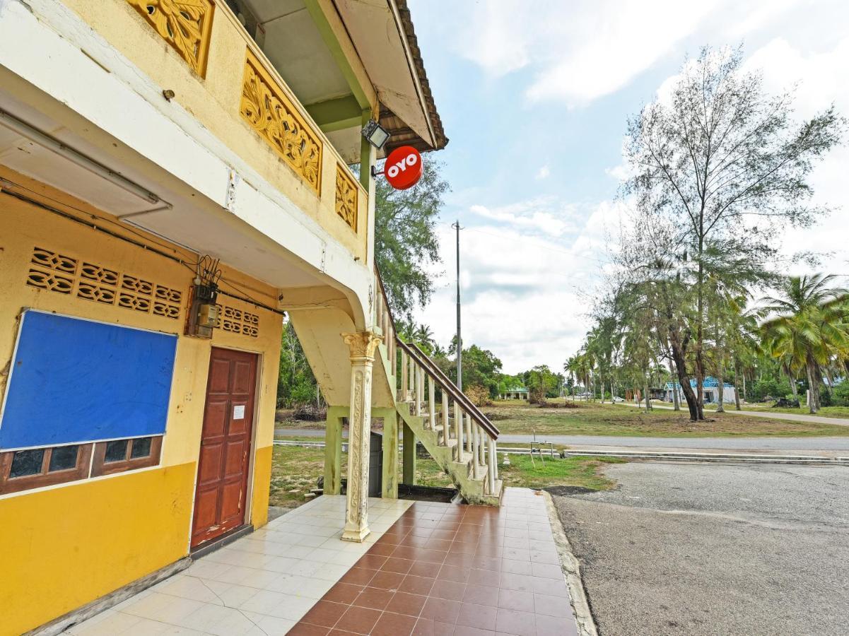 Oyo 90315 Chalet Pantai Rantau Panjang Kuala Rompin Eksteriør bilde