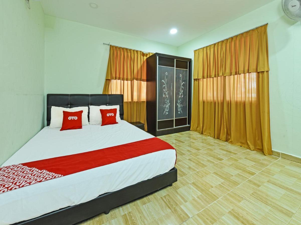 Oyo 90315 Chalet Pantai Rantau Panjang Kuala Rompin Eksteriør bilde