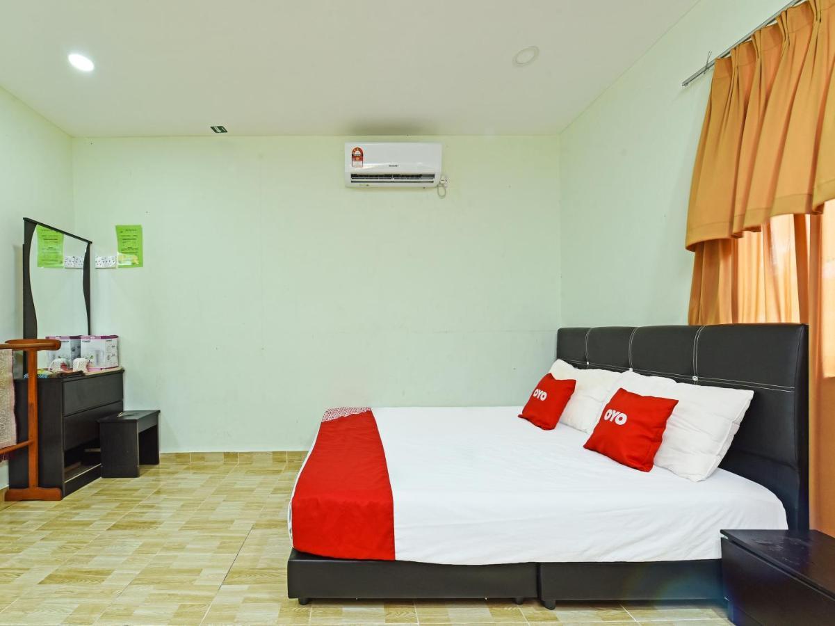 Oyo 90315 Chalet Pantai Rantau Panjang Kuala Rompin Eksteriør bilde