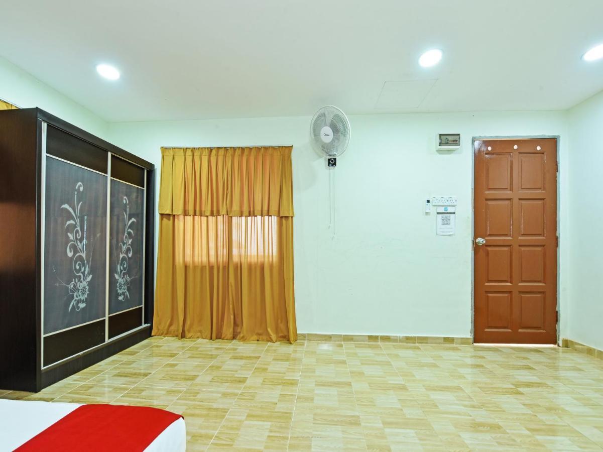 Oyo 90315 Chalet Pantai Rantau Panjang Kuala Rompin Eksteriør bilde